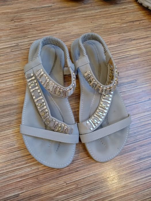 Продам кроссовки.