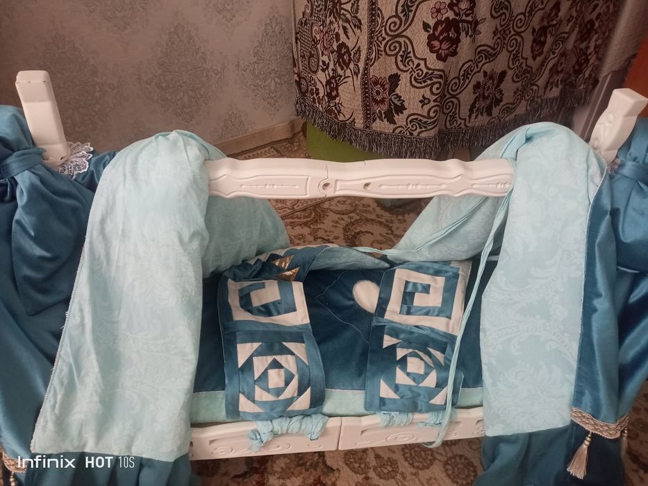 Бесік сатылады жасауымен.