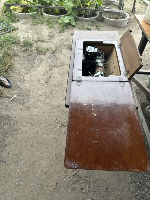 Продам советскую швейную машину