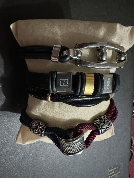 Vând diferite brățări