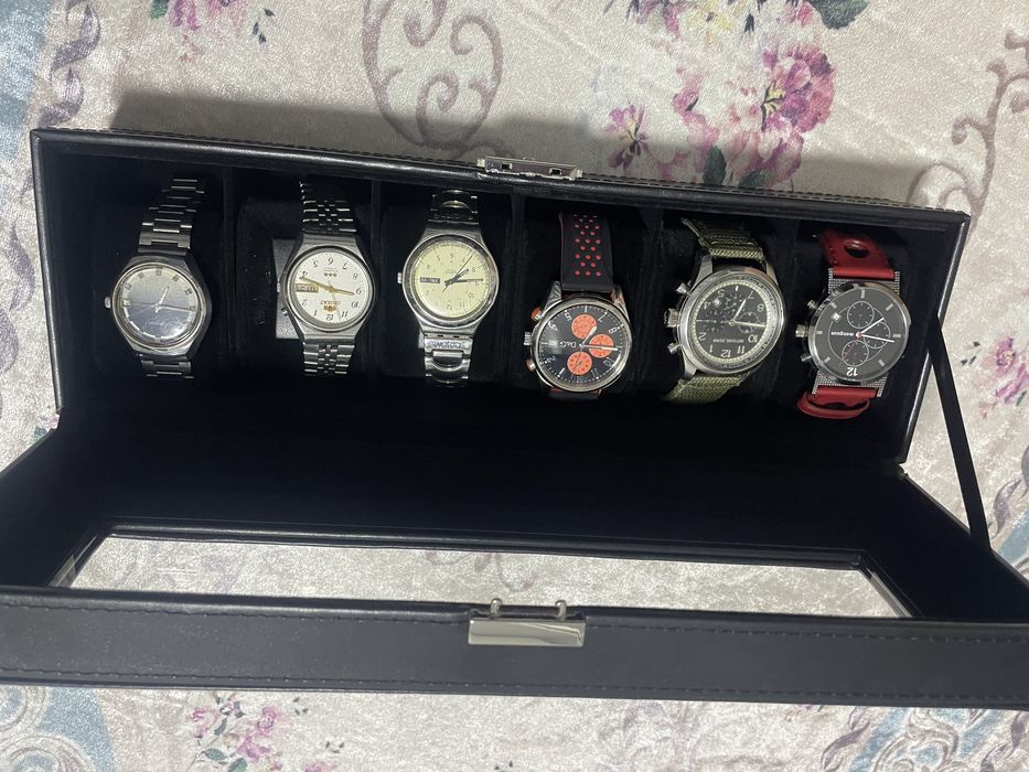 Vand sase ceasuri doua mecanice si patru cu baterii