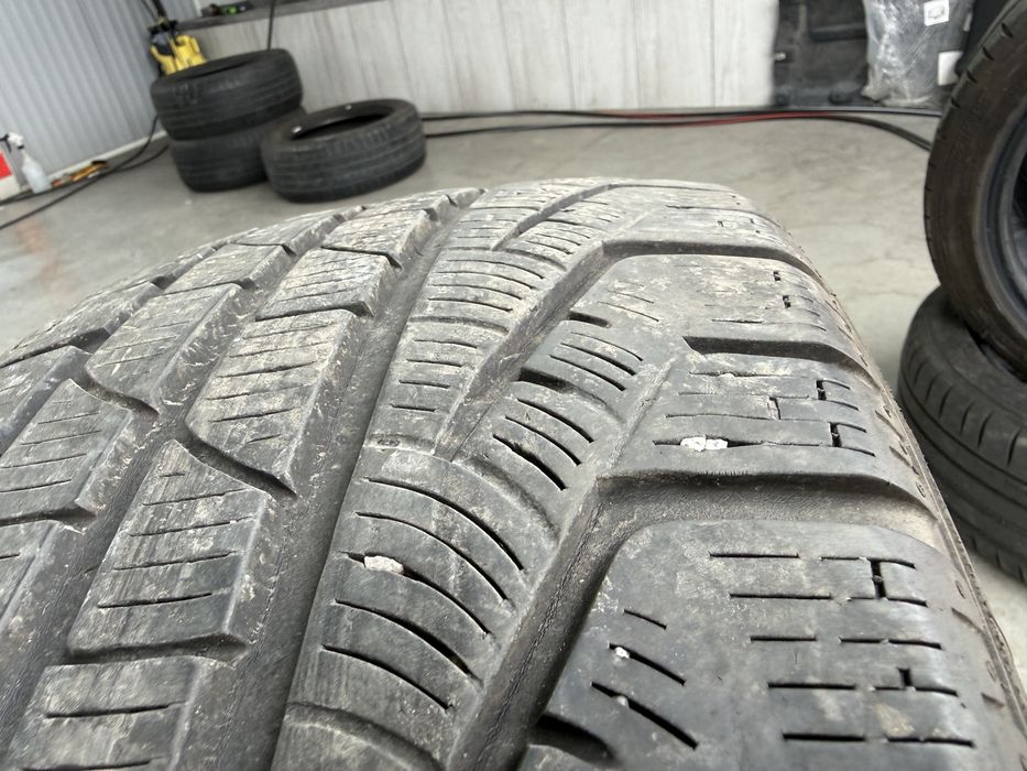 2бр. Зимни Гуми С Борд 235/55R/18 -PIRELLI- DOT:1322, 6.0мм.