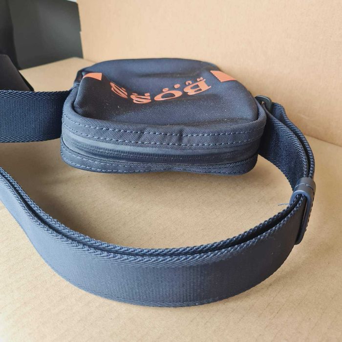 мъжка чанта BOSS Pixel Crossbody Bag