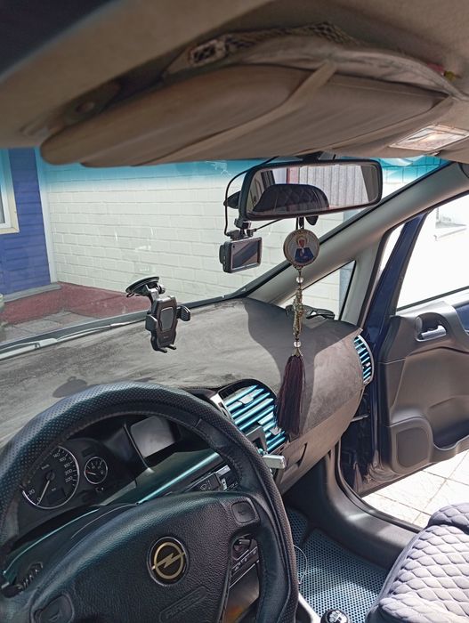 Продаю Опель Зафира А