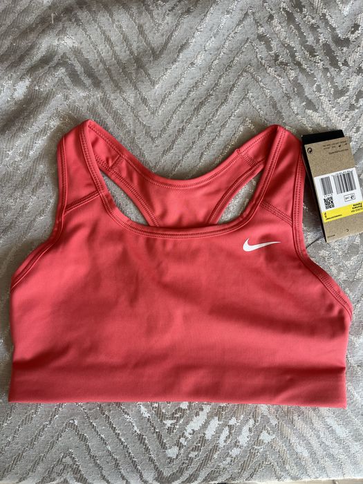 Спортни бюстиета Nike