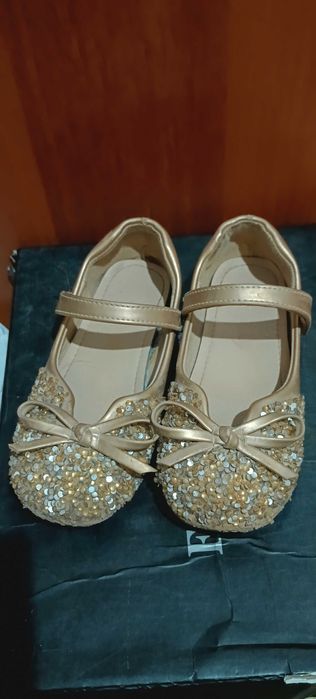 Туфли 2 шт отдам за 5000