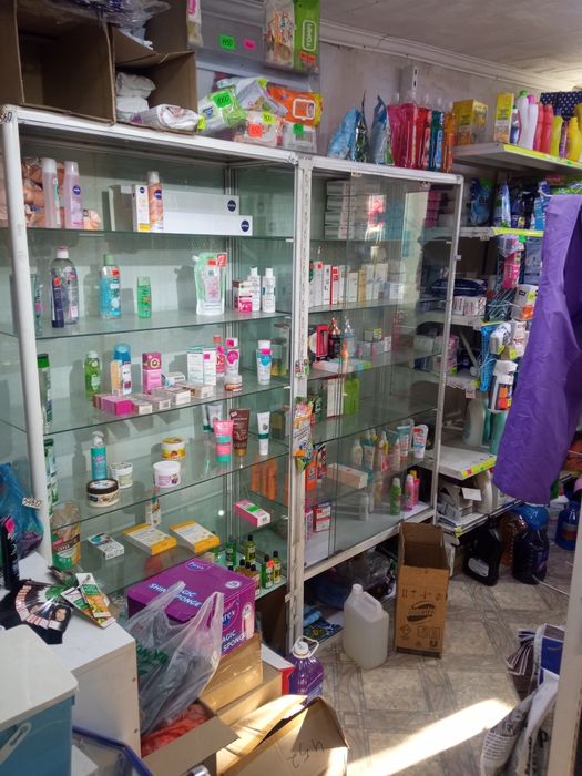 Витрина стеклянная