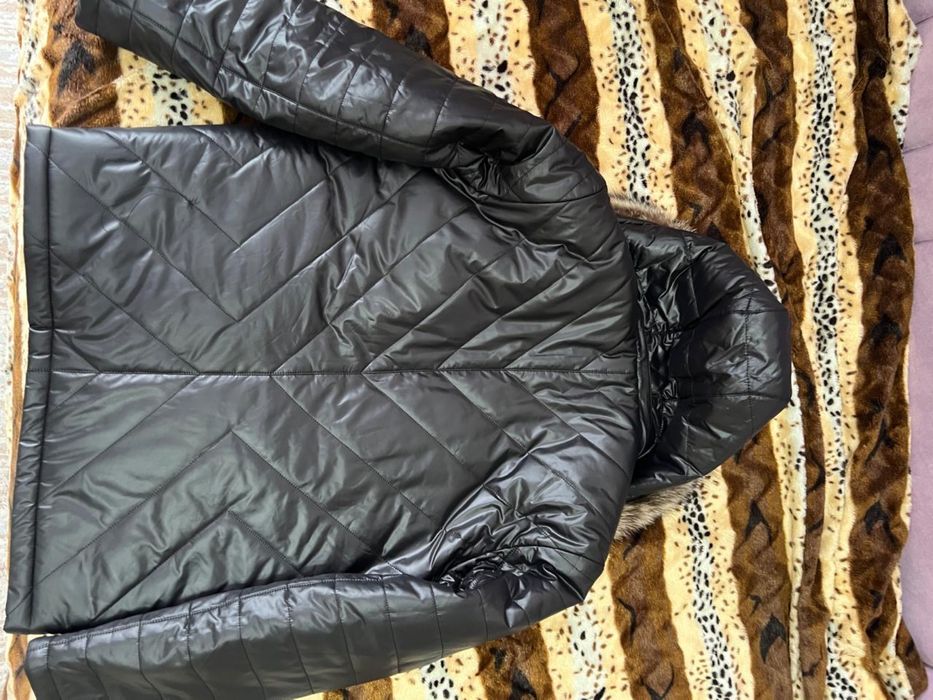 Продам новую мужскую куртку