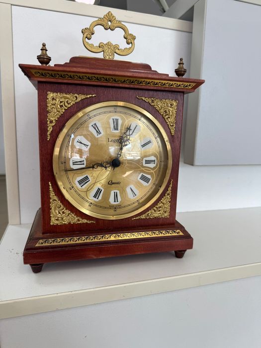 Часовник настолен немски