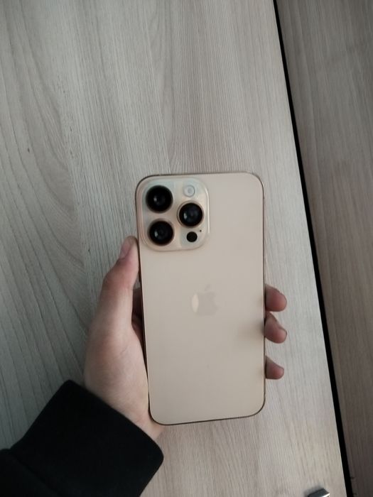 Продам айфон 14 про махс