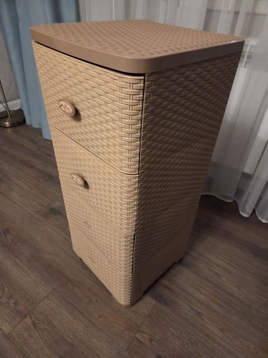 Комод пластиковый с полками