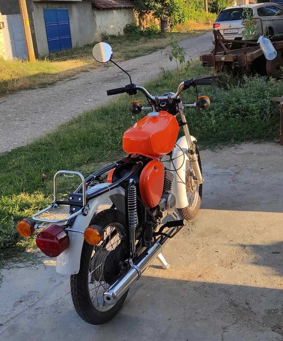 Предлагам цялостна и частична реставрация на ретро мотори