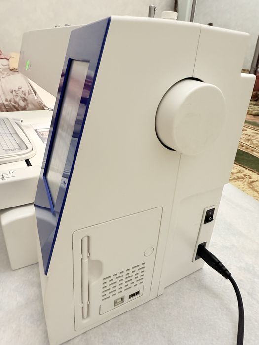 Вышивальная машина Elna Expressive 830