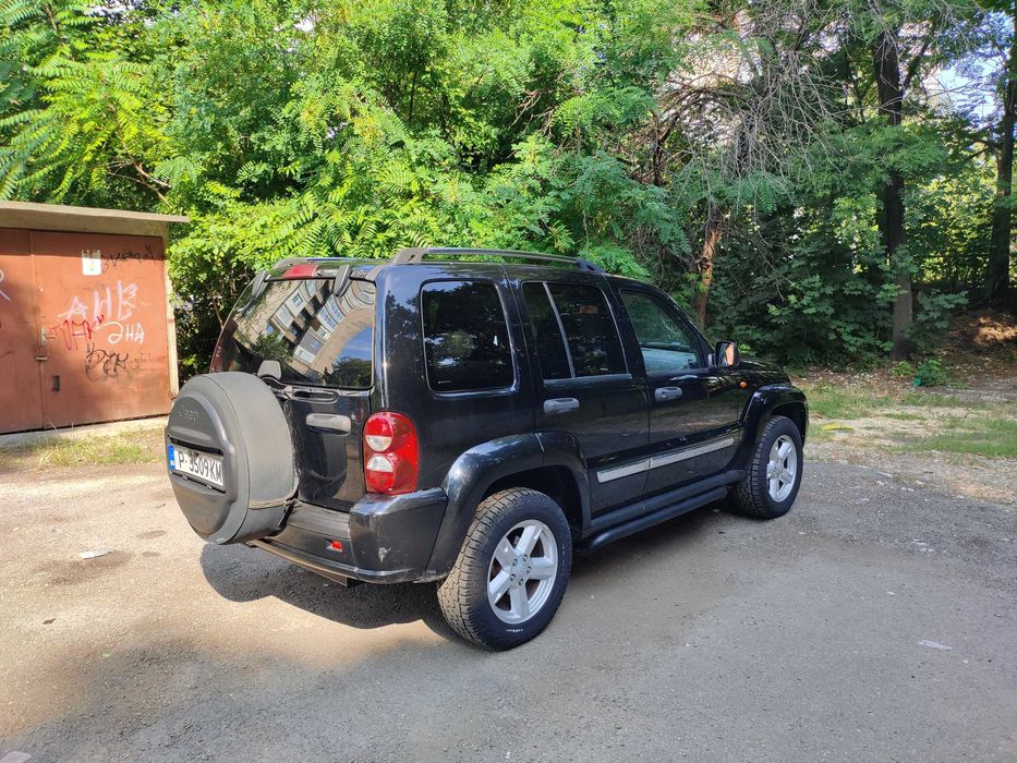 Jeep Cherokee KJ 2.8 CRD, 2005 г., автоматик и 4x4, на реални 204 757 км.