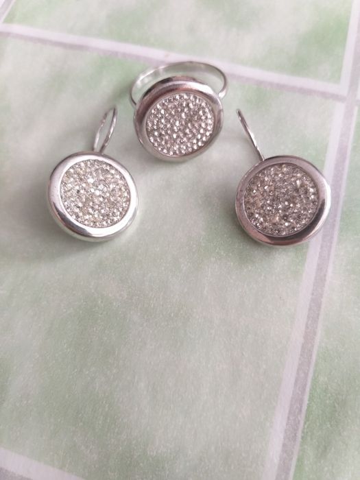 Продаю кольцо серебро