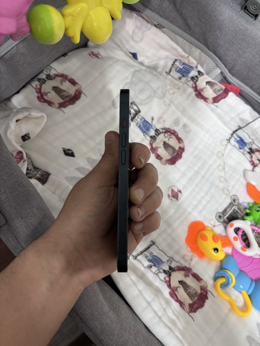 Продам айфон 13 в хорошем состояний