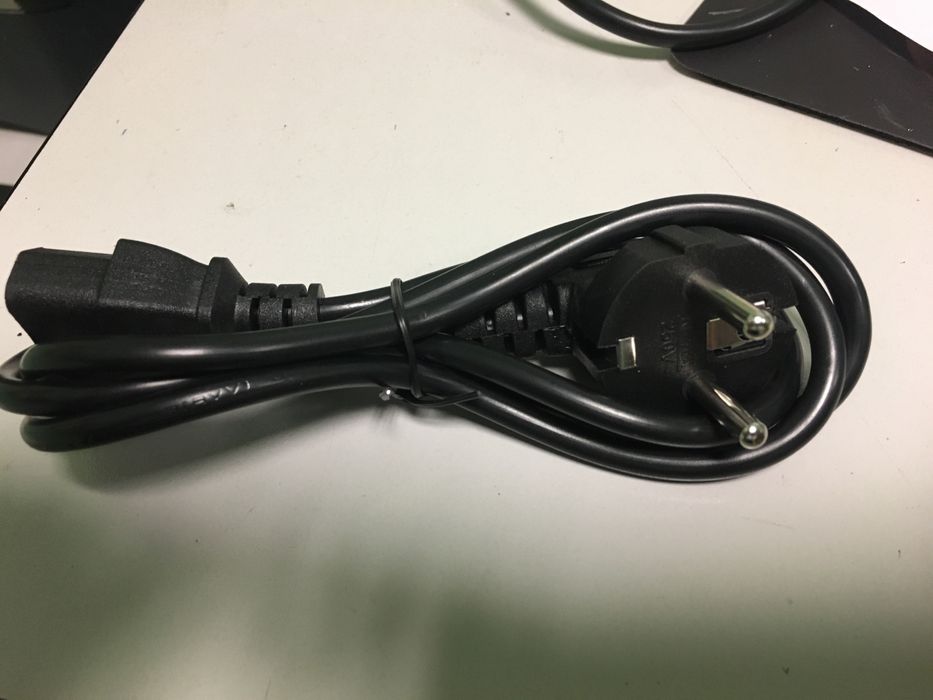Захранващи кабели за компютър 220V 1.2м,- 1.50лв.