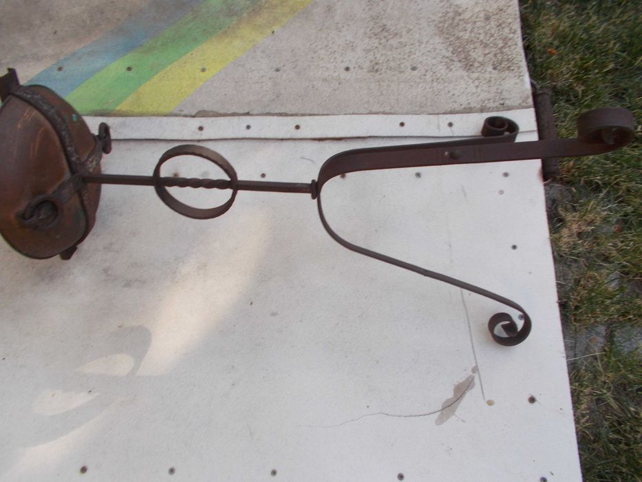 Стар рядък кован висок пепелник  с меден тас !