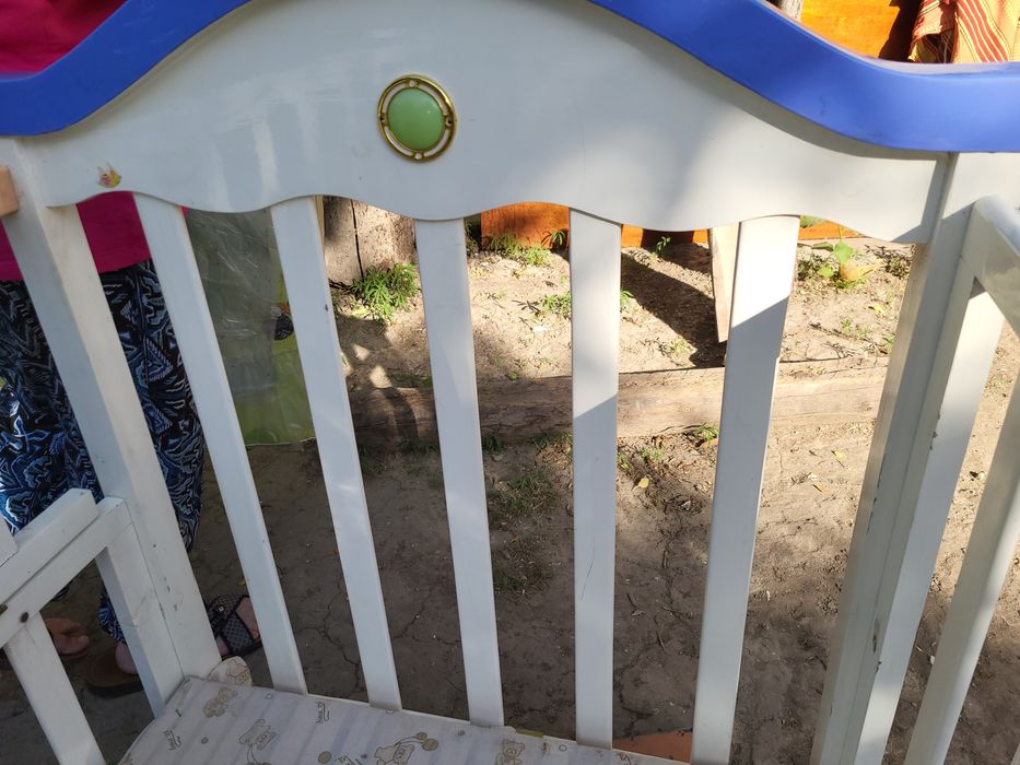 Детская кровать с матрасом