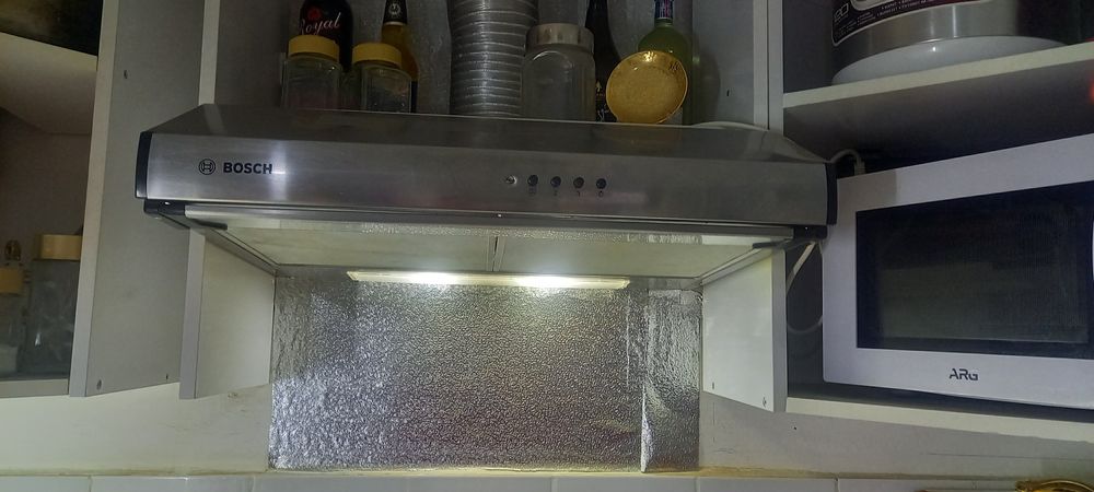 Вытяжка BOSCH в отличном рабочем состоянии