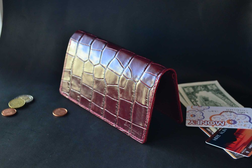 Портфейл от естественна кожа ръчна работа