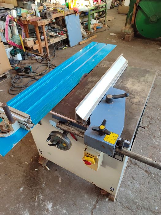 циркуляр за масив с чисто нова карета 1600мм.мотор 4 kw.без подрезвач