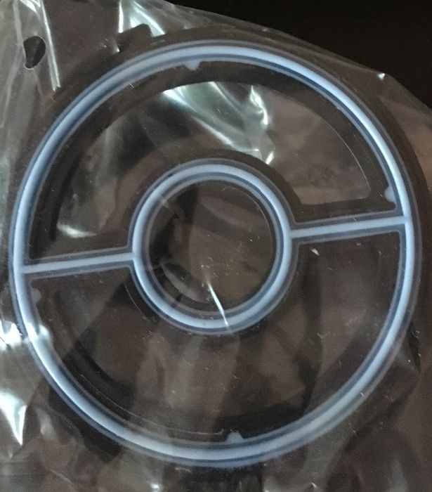 Продавам гарнитура за маслен охладител за мазда 6Мазда 3 и Форд Бензин