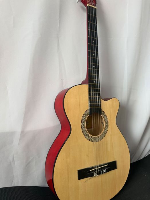 Гитара акустическая