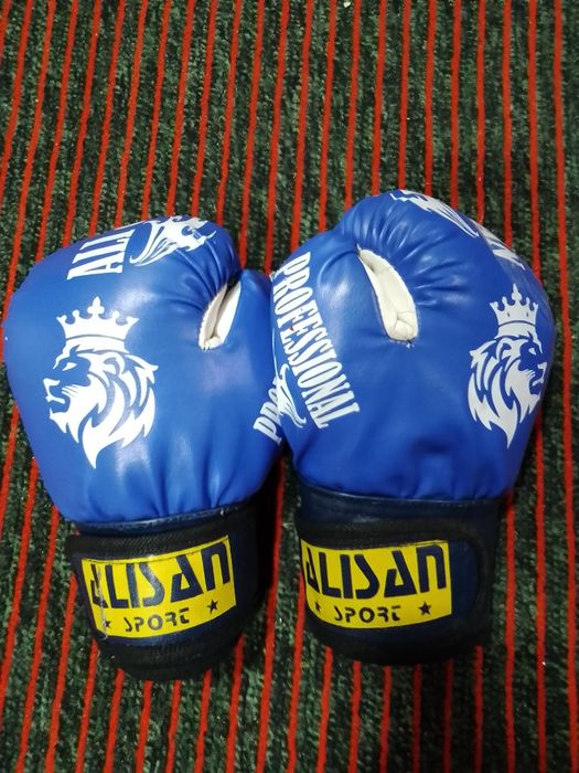 Перчатки для бокса