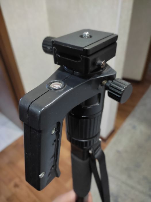 Штатив ,монопод,мольберт трансформер.