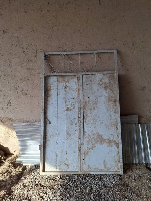 Darvoza. 3×4  Qalin jestdan   yasalgan