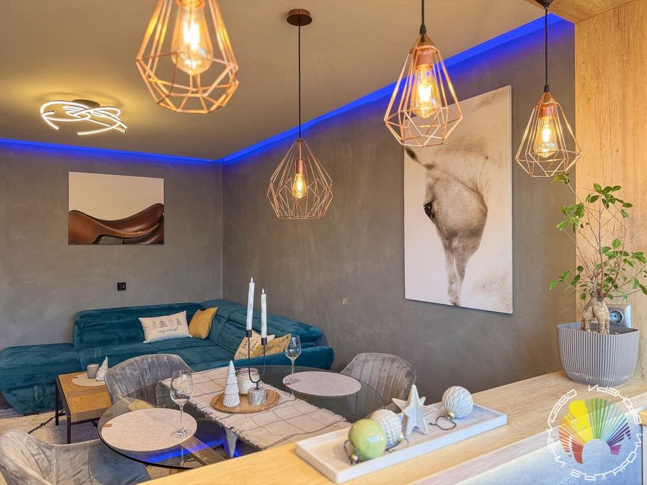 Дава се под наем Двустаен апартамент в Бургас, Център - 52 кв.м за 612 € - Снимка #2