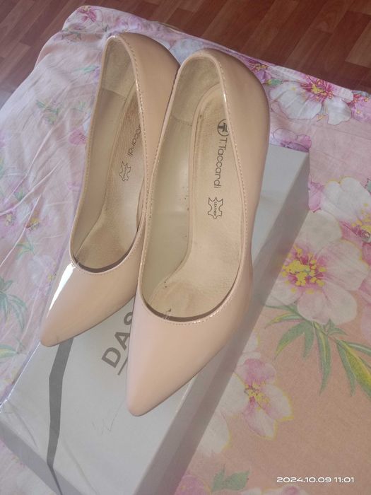 продам обувь бу не дорого.