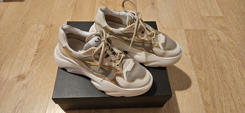 Adidasi Musette mărimea 38