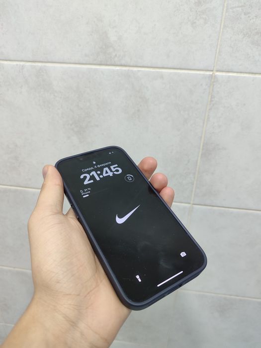 Продам Iphone 13