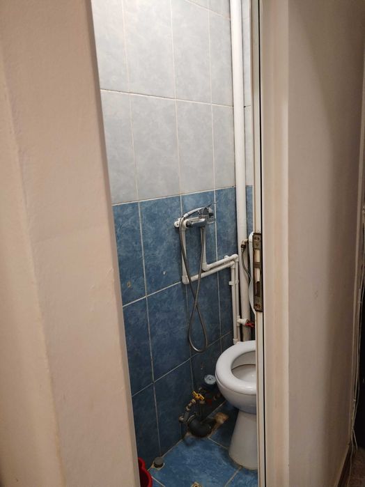 Închiriez camera camin