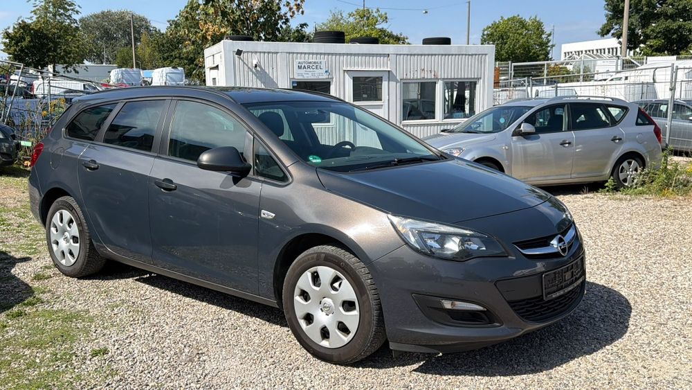 Opel Astra J 1,4 benzina, fabricație 2014, stare perfecta, imp. Germania