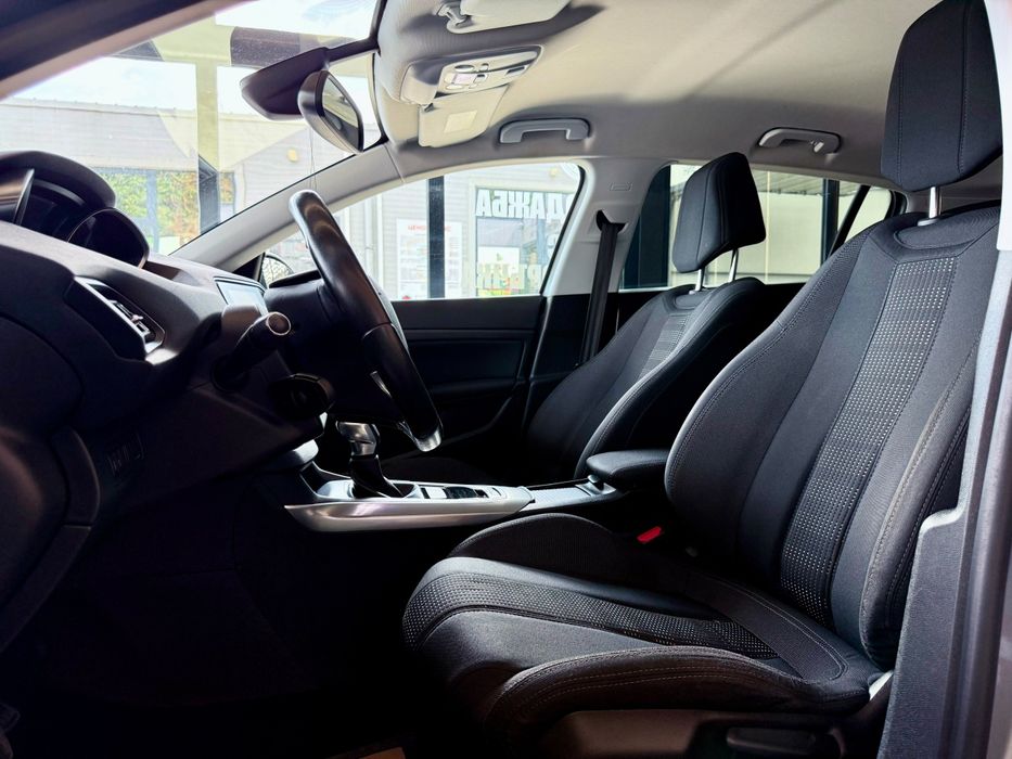 Peugeot 308 1.2i Auto 130hp 2016