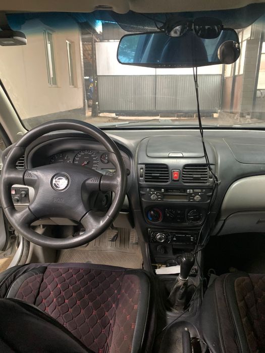 Nissan almera 2002