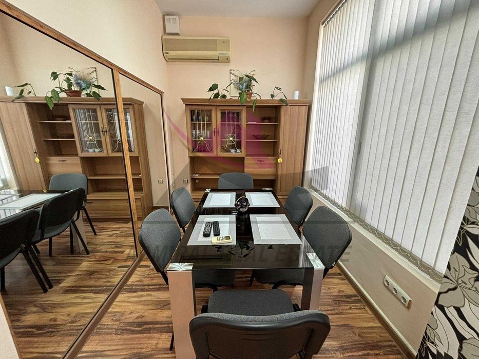 Дава се под наем Двустаен апартамент в Варна, Бриз - 50 кв.м за 460 € - Снимка #1