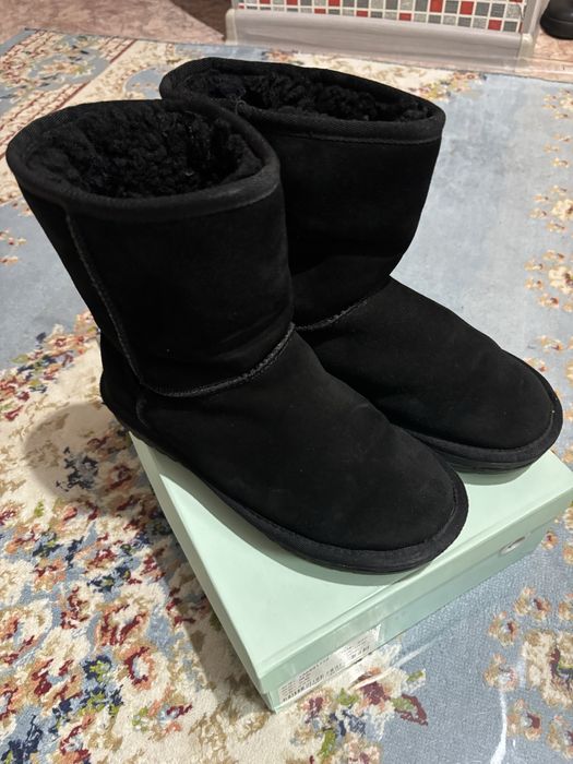 Продам УГГИ В хорошем состояний