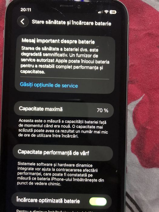 Vand/schimb iphon 11 64gb 70% sanatate telefonul este intro stare husa