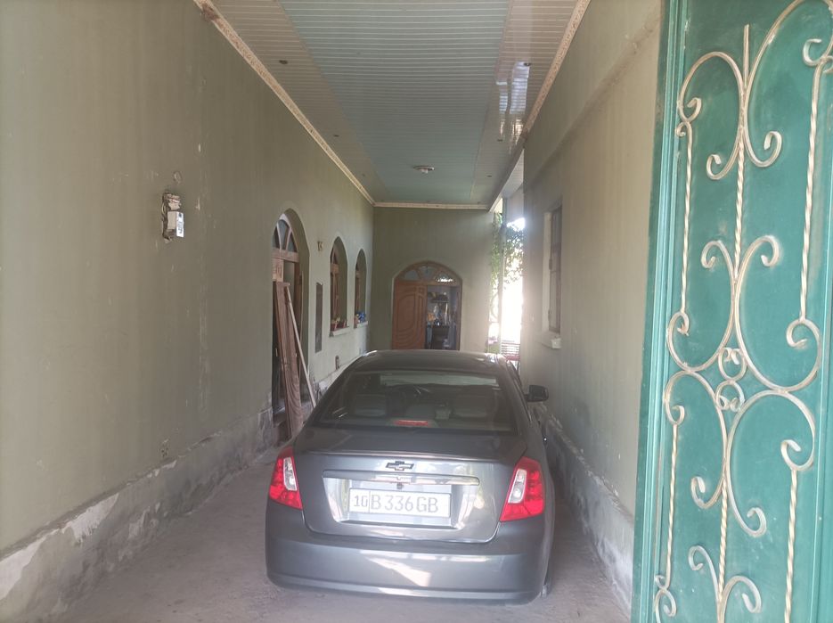 Uy sotiladi  Дом продается