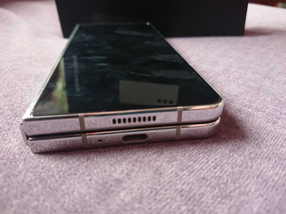 Samsung GALAXY Z Fold5 256GB smartphone foldable screen