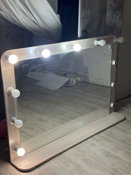 Продам визажное зеркало