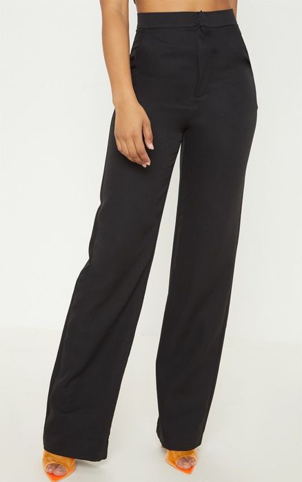Pantaloni Prettylittlething