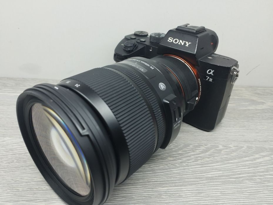 Sony Alpha A7 3, Sigma 24-105 obyektiv bilan 
Sony 24-105 E MOUNT bila