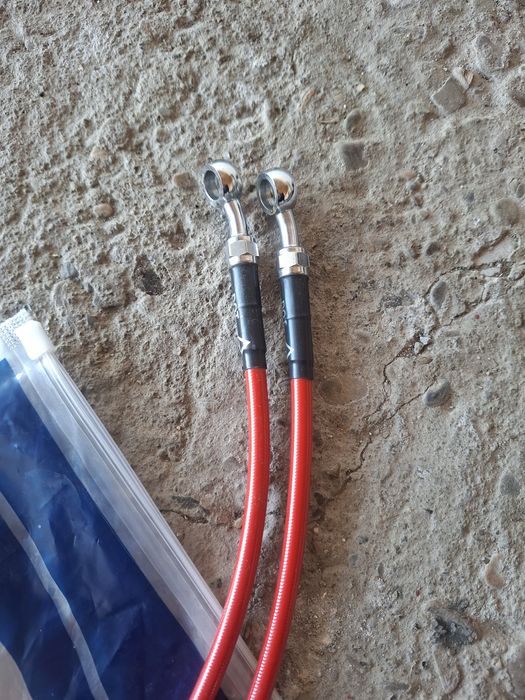 Vând furtune de frână cu inserții metalice VENHILL