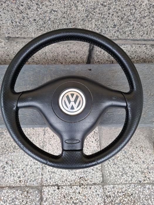 Трилъчев кожен волан с перфорина кожа за голф 4 бора пасат 4 и 5