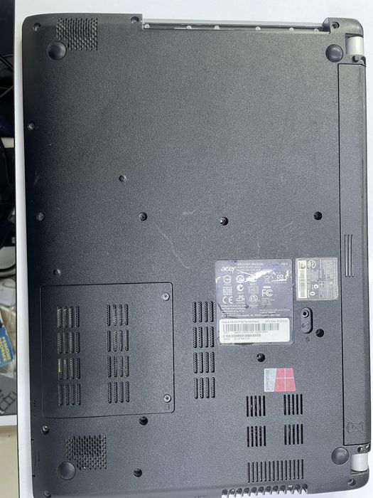 Acer notebook srochniy sotiladi